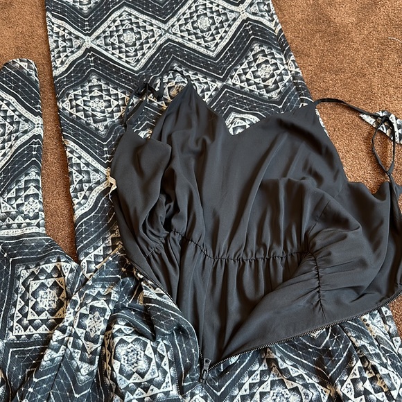 Alice & Olivia Jumpsuit. Size 4. - Picture 7 of 11